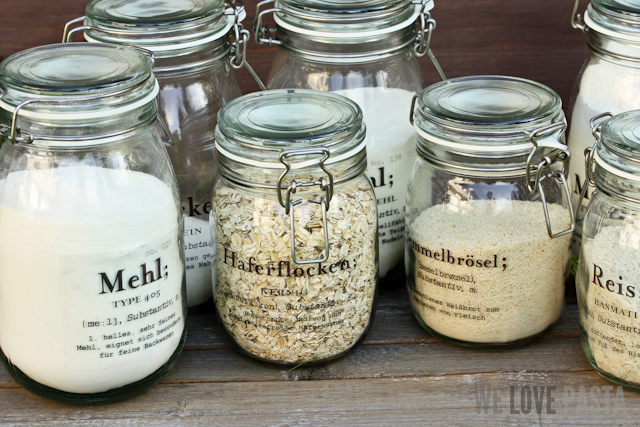 Diy idee für den vorratsschrank: labels für vorratsgläser