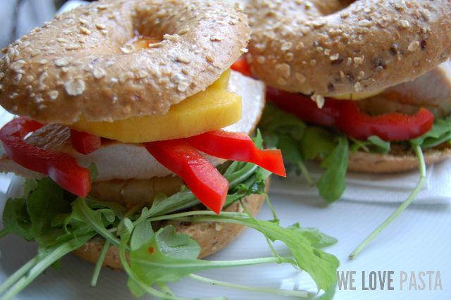 Bagel-Serie #4: Mango-Ananas-Bagel mit Sweet-Chili-Dressing