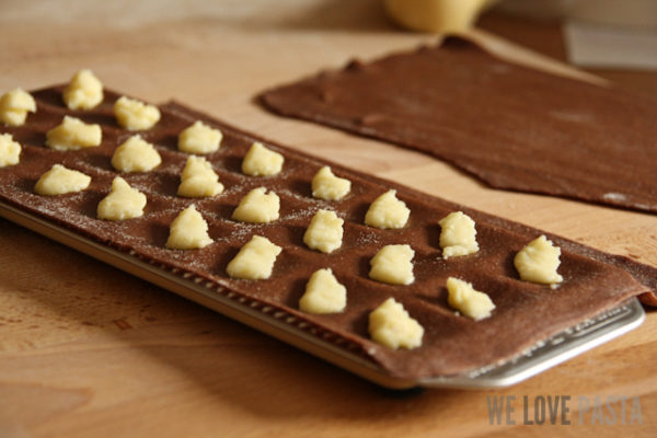 Schokoladenravioli mit Kirschragout