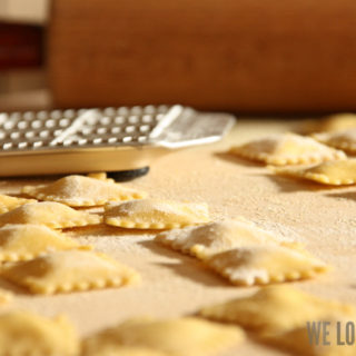 Ravioli alla Saltimbocca: Parmaschinken, Ricotta, Salbeibutter