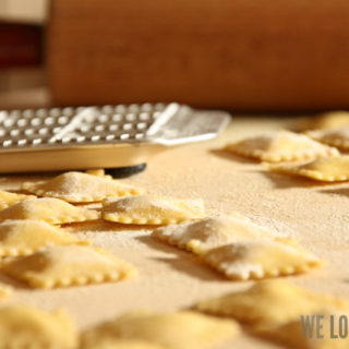 Ravioli alla Saltimbocca: Parmaschinken, Ricotta, Salbeibutter