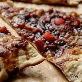 Erdbeer-Balsamico-Flammkuchen