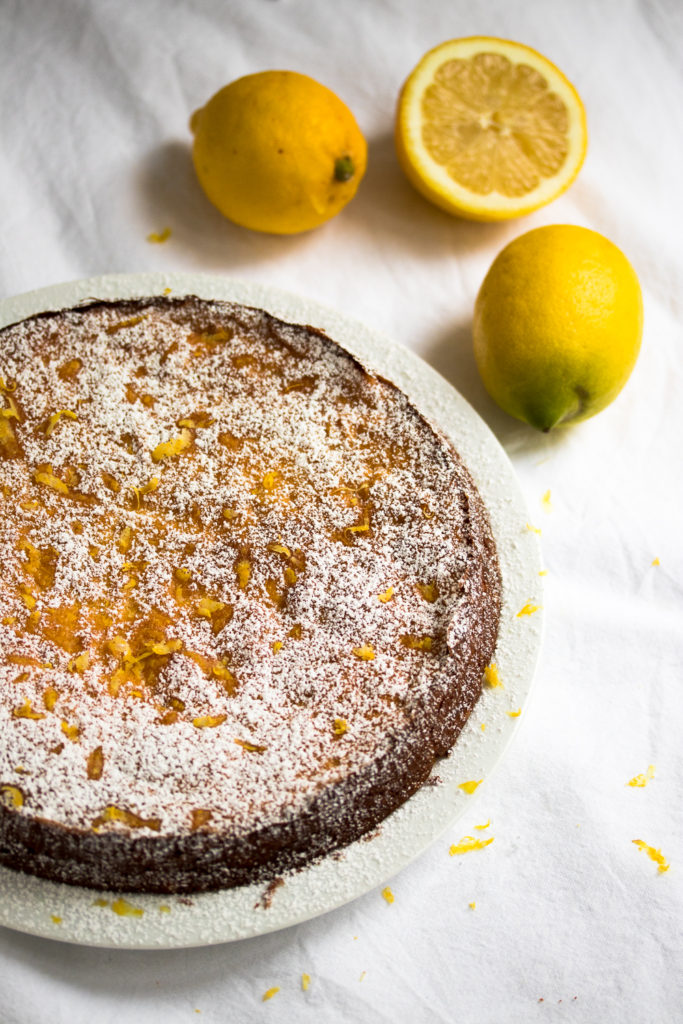 Saftiger Zitronenkuchen - dank Ricotta und geriebenem Apfel! Das ganze Rezept für Zitronen-Ricotta-Kuchen auf www.we-love-pasta.de