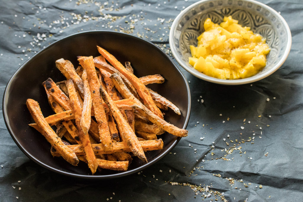 Süßkartoffelpommes aus dem Ofen - ein Rezept für besonders knusprige Fritten