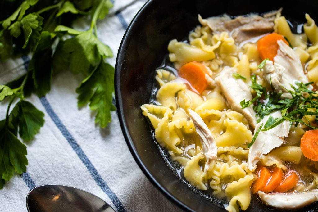 Leckere Hühnersuppe selbstgemacht - geht schnell, tut gut!