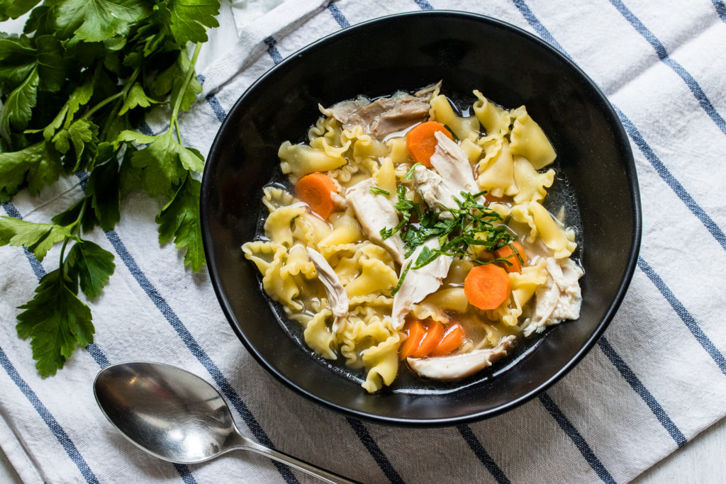 Leckere Hühnersuppe selbstgemacht - geht schnell, tut gut!