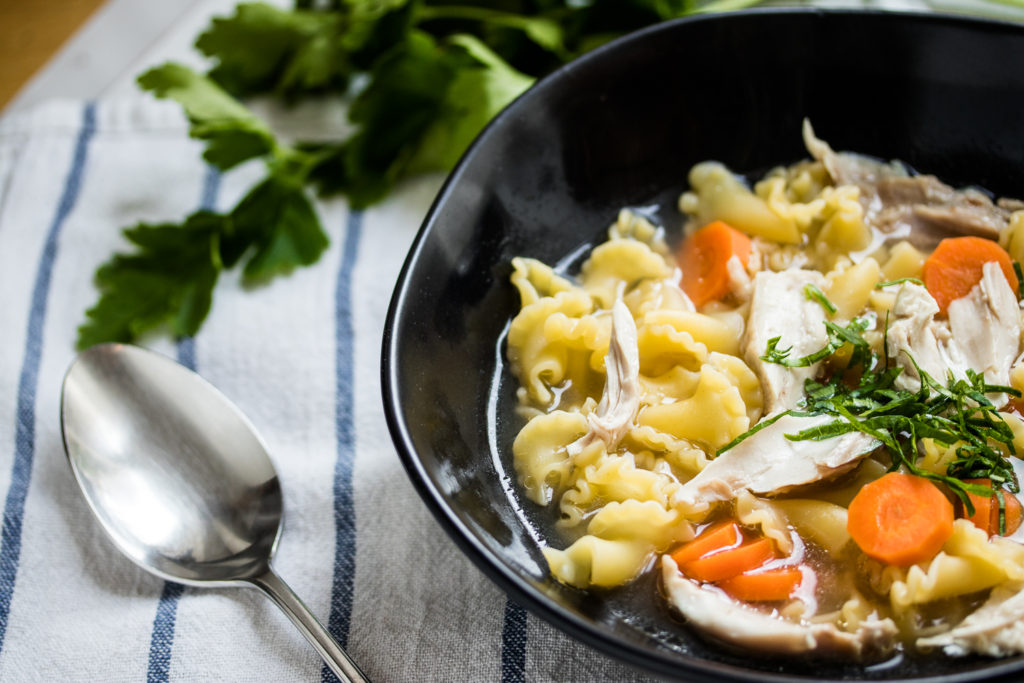 Leckere Hühnersuppe selbstgemacht - geht schnell, tut gut!