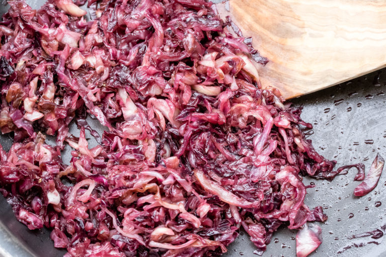 Selbstgemachte Ravioli ♥ mit Radicchio, Ziegenkäse &amp; Thymianbutter