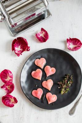 Herzravioli mit Radicchio, Ziegenkäse und Thymianbutter