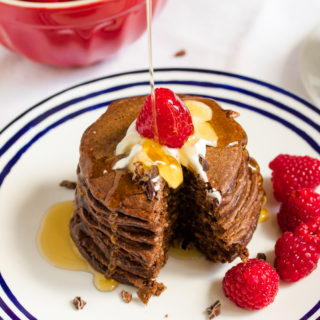 Schoko-Pancakes mit Haferflocken und Joghurt (ohne Mehl)